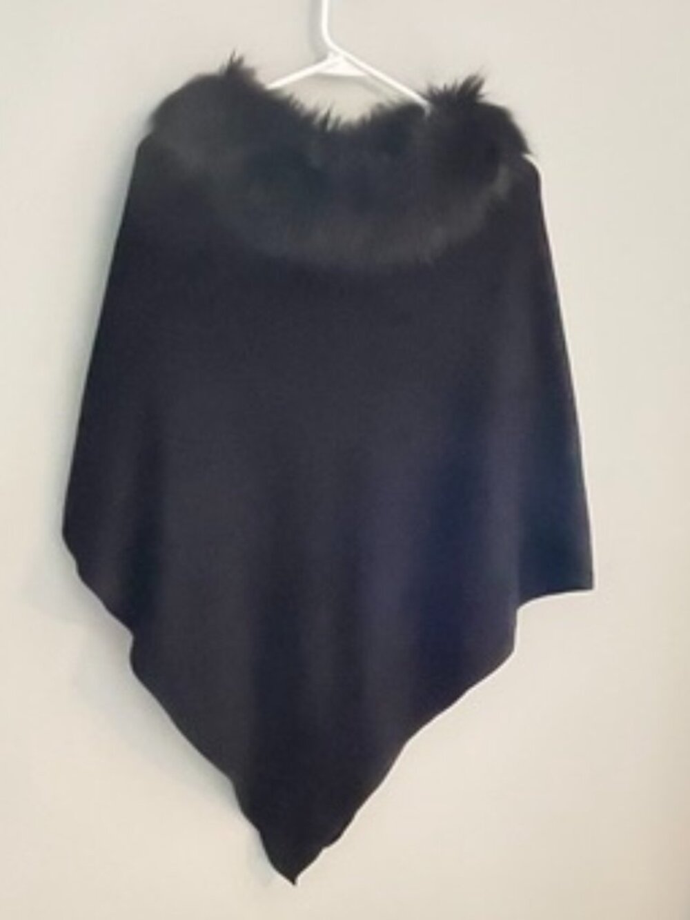 JONES NEW YORK Black Fur Trim Poncho-One Size